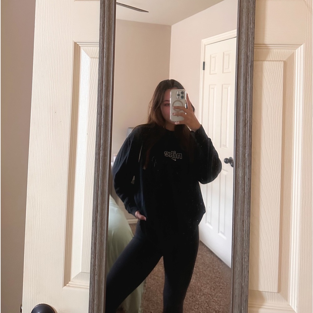 nike crewneck